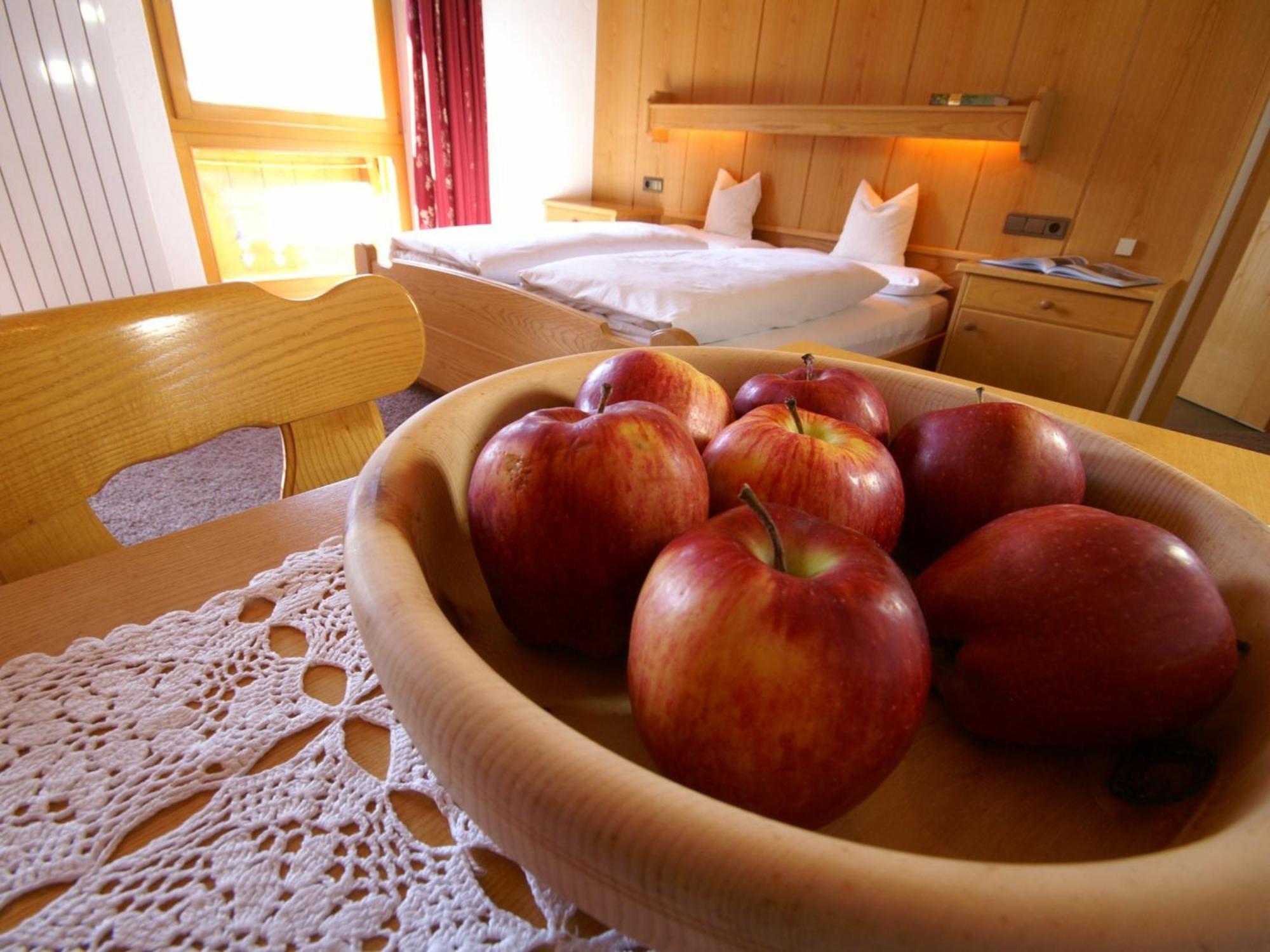 Garni Tofana Hotell Corvara Exteriör bild