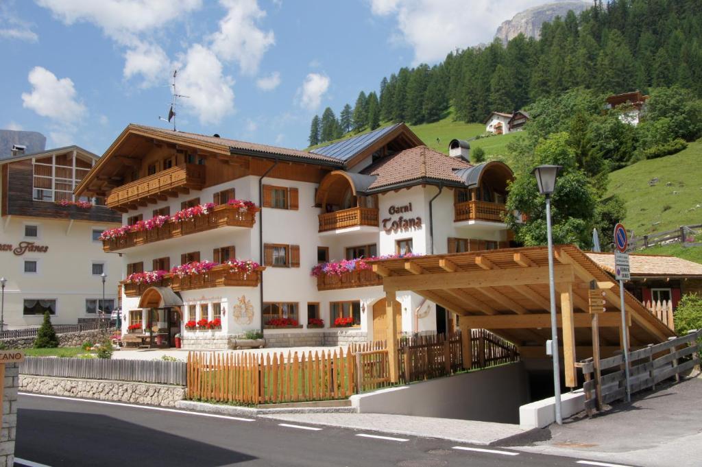 Garni Tofana Hotell Corvara Exteriör bild