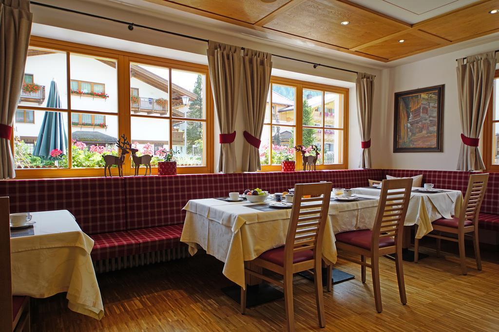 Garni Tofana Hotell Corvara Exteriör bild