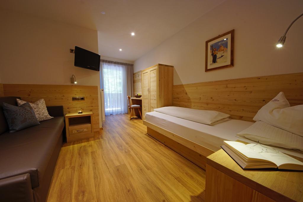 Garni Tofana Hotell Corvara Exteriör bild