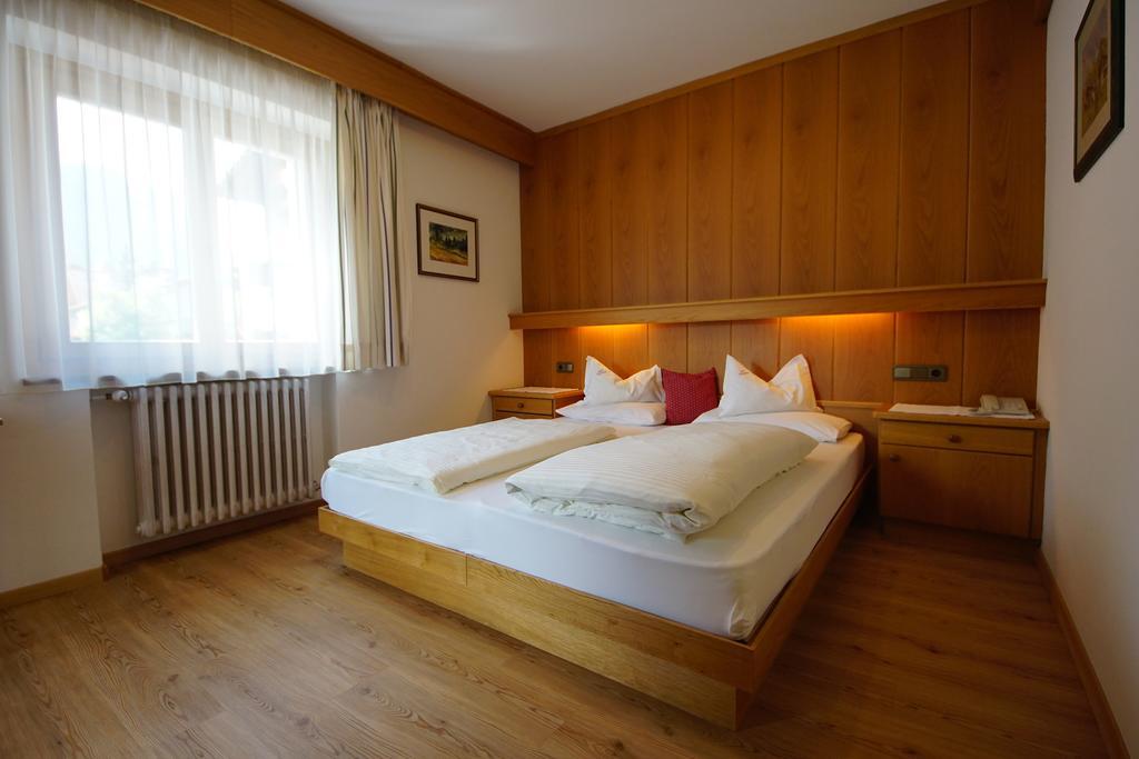 Garni Tofana Hotell Corvara Exteriör bild
